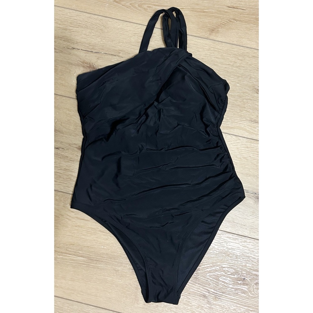 Cupshe Black One-Shoulder Ruched One-Piece Swimsuit